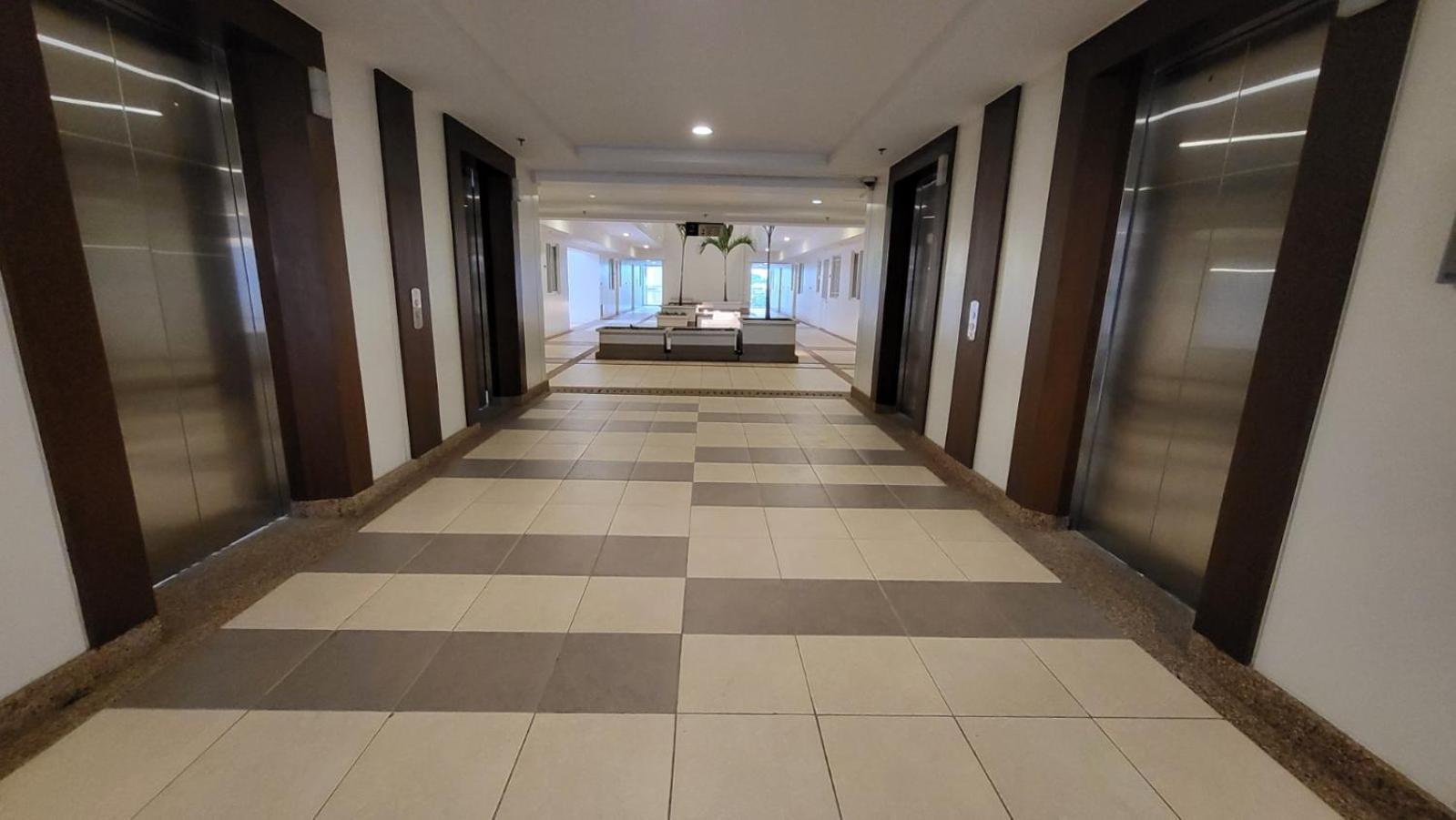 The Atherton- Spacious Modern Condo Unit In Paranaque Near The Airport, Makati, Bgc And Highways Paranaque City Екстер'єр фото